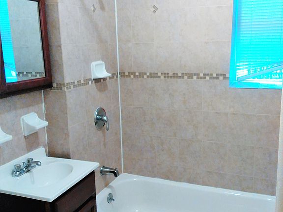 2nd image of 17 Gifford Ave APT 4A