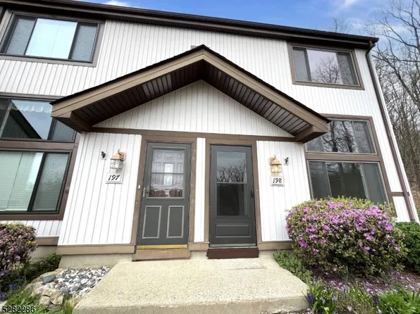11198 Dell Pl #198, Stanhope Boro, NJ 07874