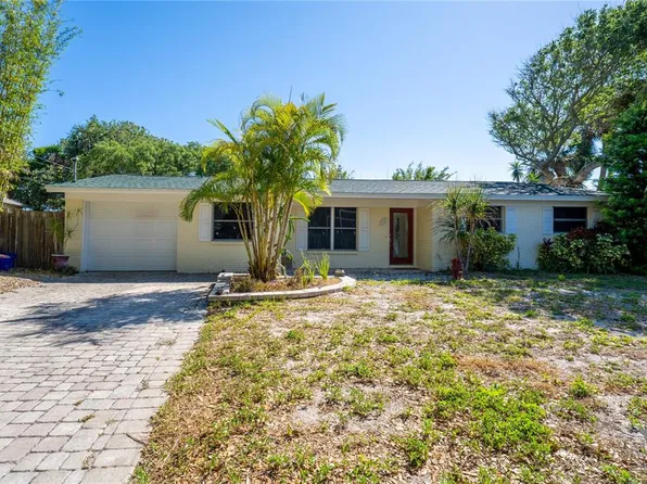 1 Carley Cir, New Smyrna Beach, FL 32169