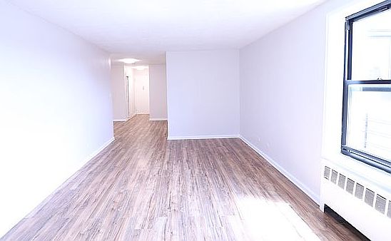 2nd image of 143-45 Sanford Ave #601