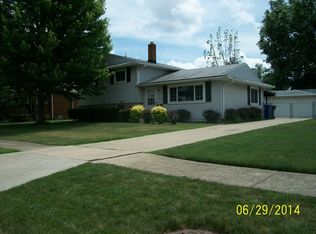 14883 Larkfield Dr, Brookpark, OH 44142