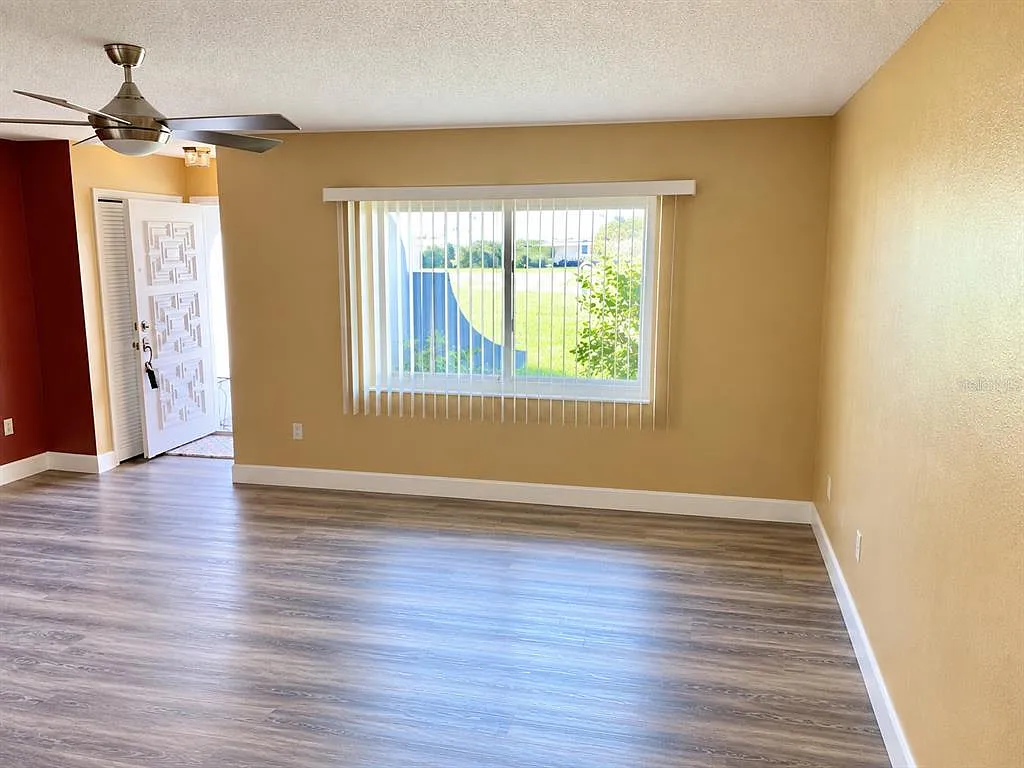 2 bed, 2.0 bath, 1194 sqft, $1,600 — Photo 4