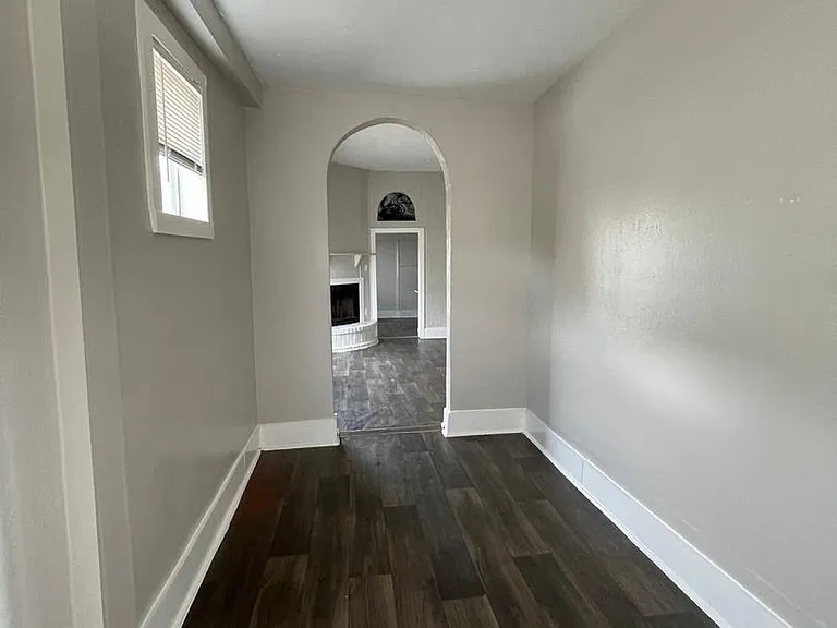 3116 Grand Ave — Photo 2