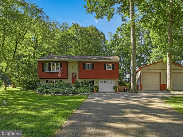 9 Woods Dr, New Providence, PA 17560