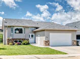 45 E Vantage Cres, Olds, AB T4H 0B5