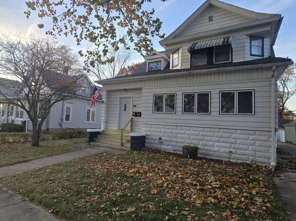 1352 Illinois Ave, Ottawa, IL 61350