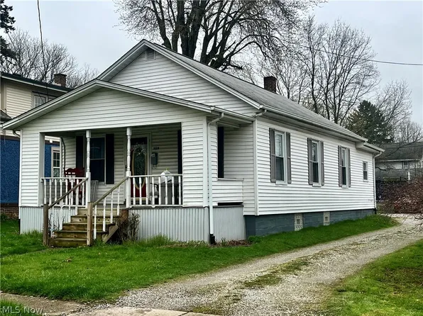 1028 Washington Ave, Louisville, OH 44641