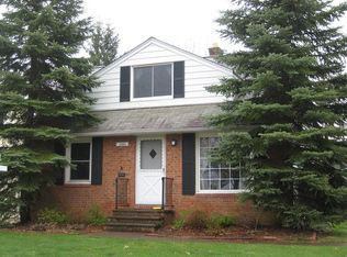 5380 Summit Rd, Lyndhurst, OH 44124