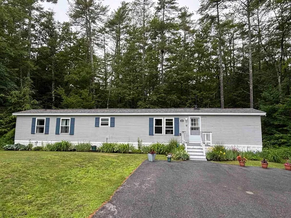 222 Calef Highway, Lee, NH 03861