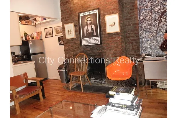 Rented by City Connections Realty | media 19