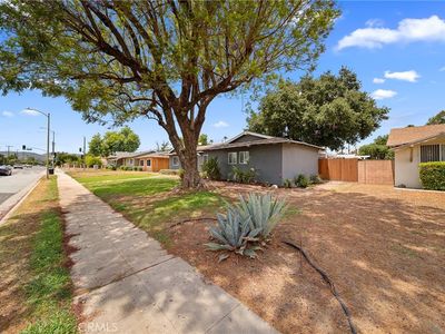 22353 Roscoe Blvd, Canoga Park, CA, 91304