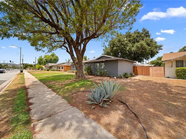 22353 Roscoe Blvd, Canoga Park, CA 91304