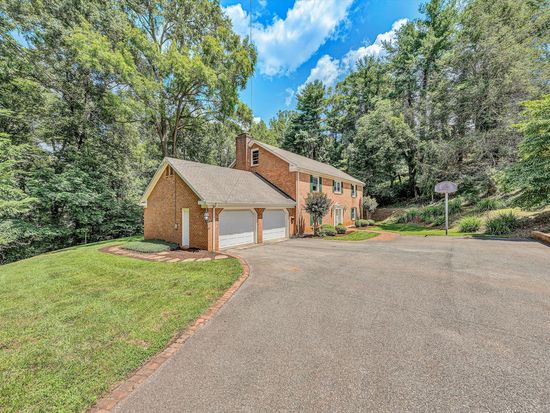 280 Hillcrest Dr, Rocky Mount, VA 24151