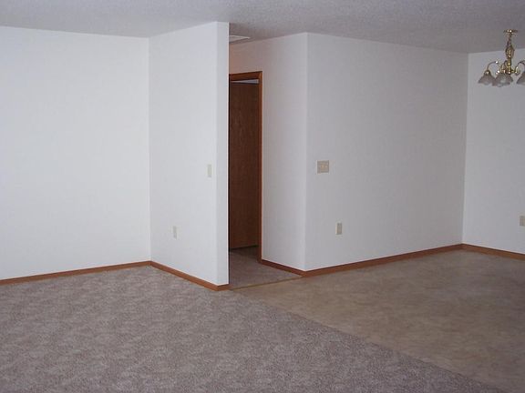 4th image of 917 Mary Kay Ave