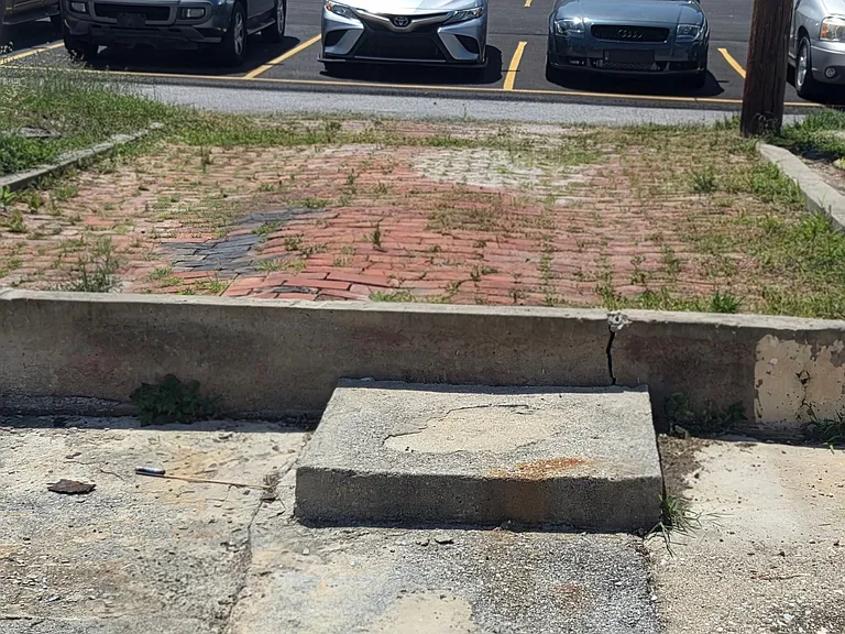 934 N Duke St — Photo 14