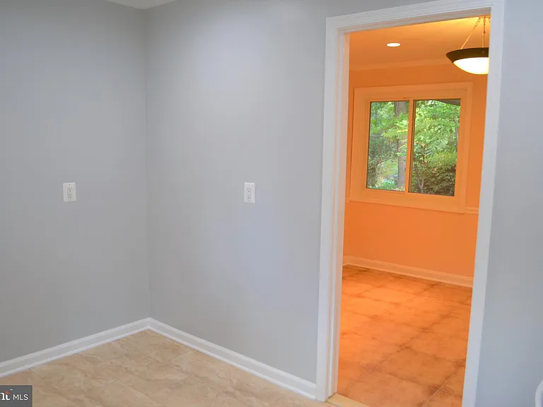 3809 Whispering Ln — Photo 3