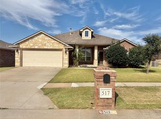 517 SW 44th St, Moore, OK 73160