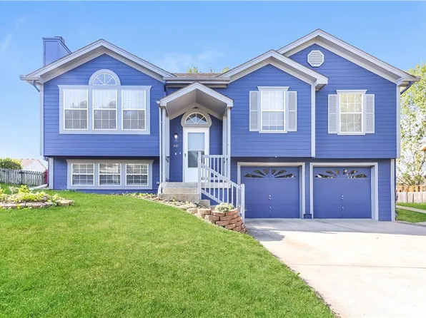 1401 Birch Dr, Greenwood, MO 64034