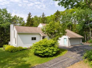 27 Hunts Point Rd, Cape Elizabeth, ME 04107