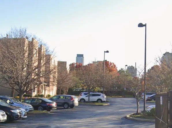 304 N 8th St, Philadelphia, PA 19107