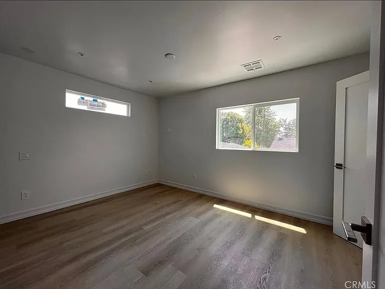 2686 Greenfield Ave — Photo 13