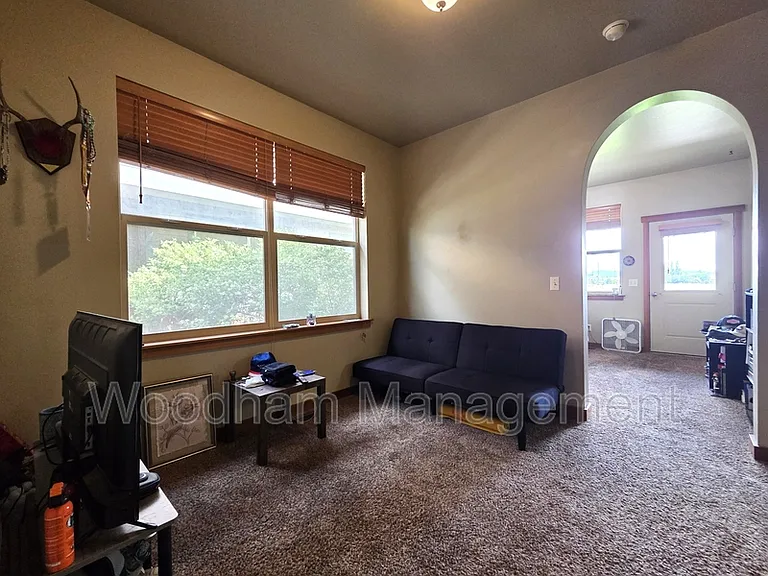 1256 Meagher Ave — Photo 10