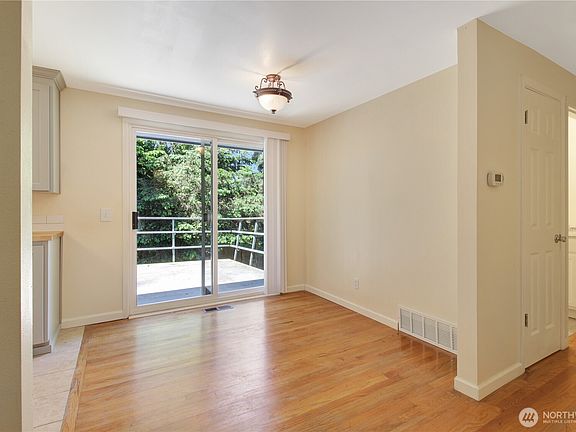 5th image of 20627 7th Avenue S