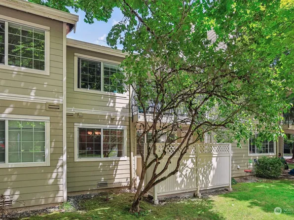 755 NW 5th Avenue #E102, Issaquah, WA 98027