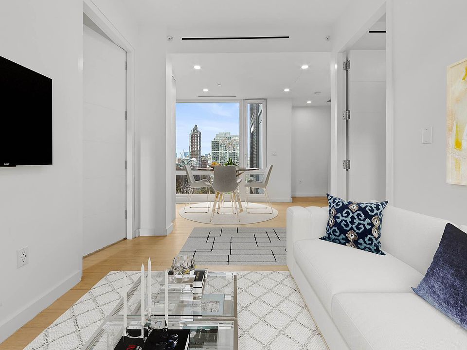 1st image of 127 Concord St #8E