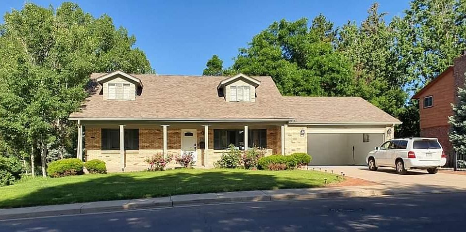 Beautiful house in the sought after bear valley neighborhood