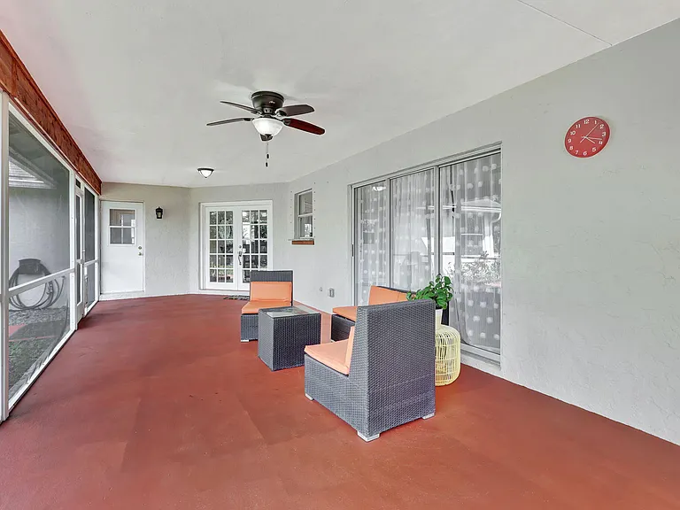 13805 Sheffield St — Photo 18