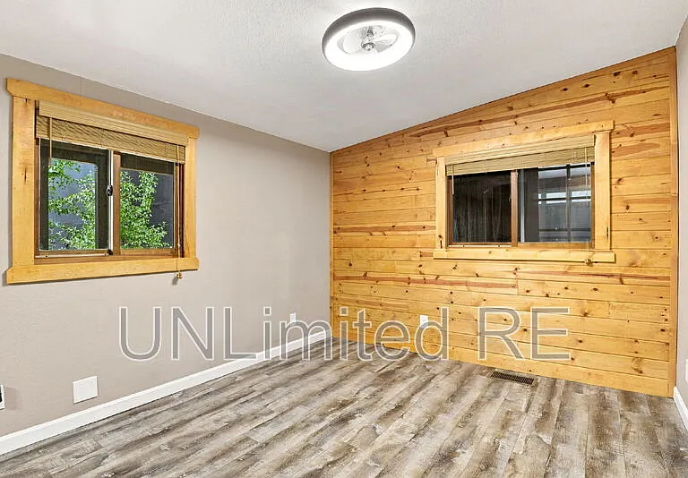 795 E Reindeer Dr — Photo 9