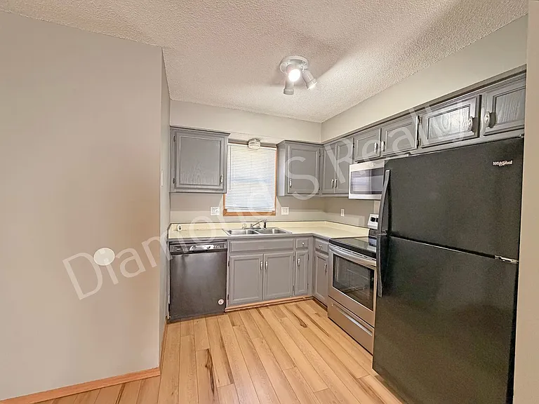 1505 W Rainey Duplex — Photo 9