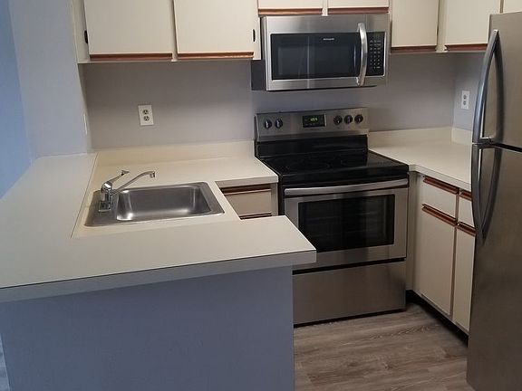 2nd image of 714 Executive Center Dr APT 13