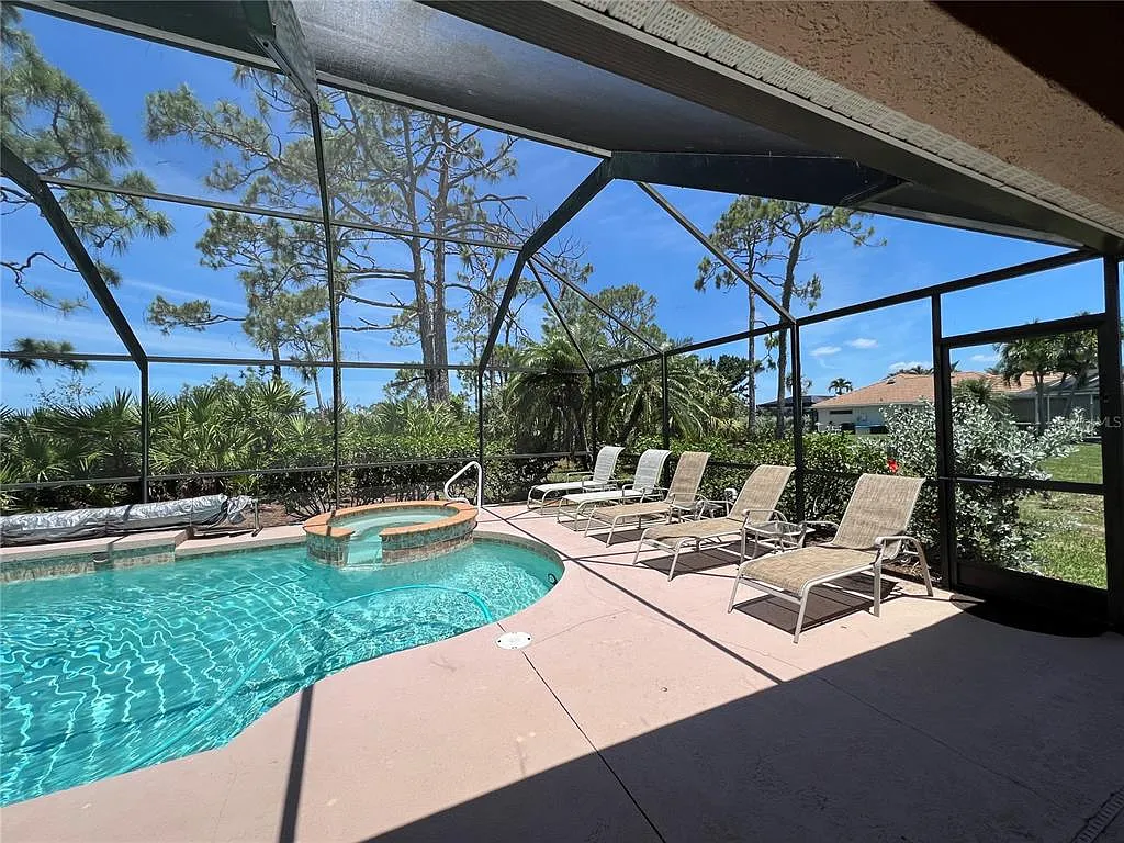 2 bed, 2.0 bath, 1423 sqft, $5,500 — Photo 3