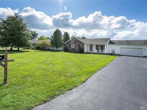 3rd image of 432 Limerick Dr