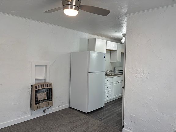 2nd image of 708 1/2 S Washington St #4