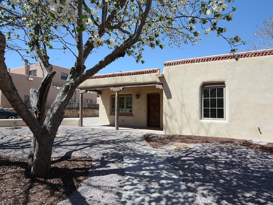 1st image of 324 Camino Cerrito