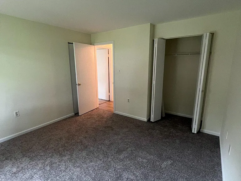 1113 Castle Harbour Way #2B — Photo 16