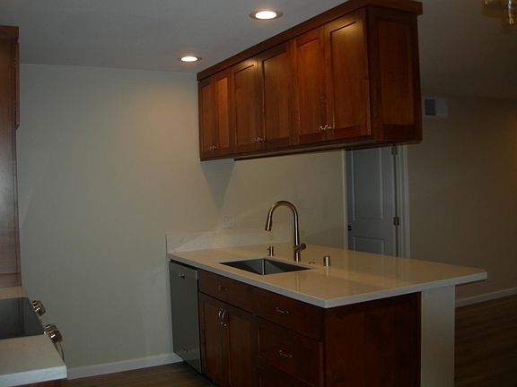 5th image of 259 N Capitol Ave Unit 170
