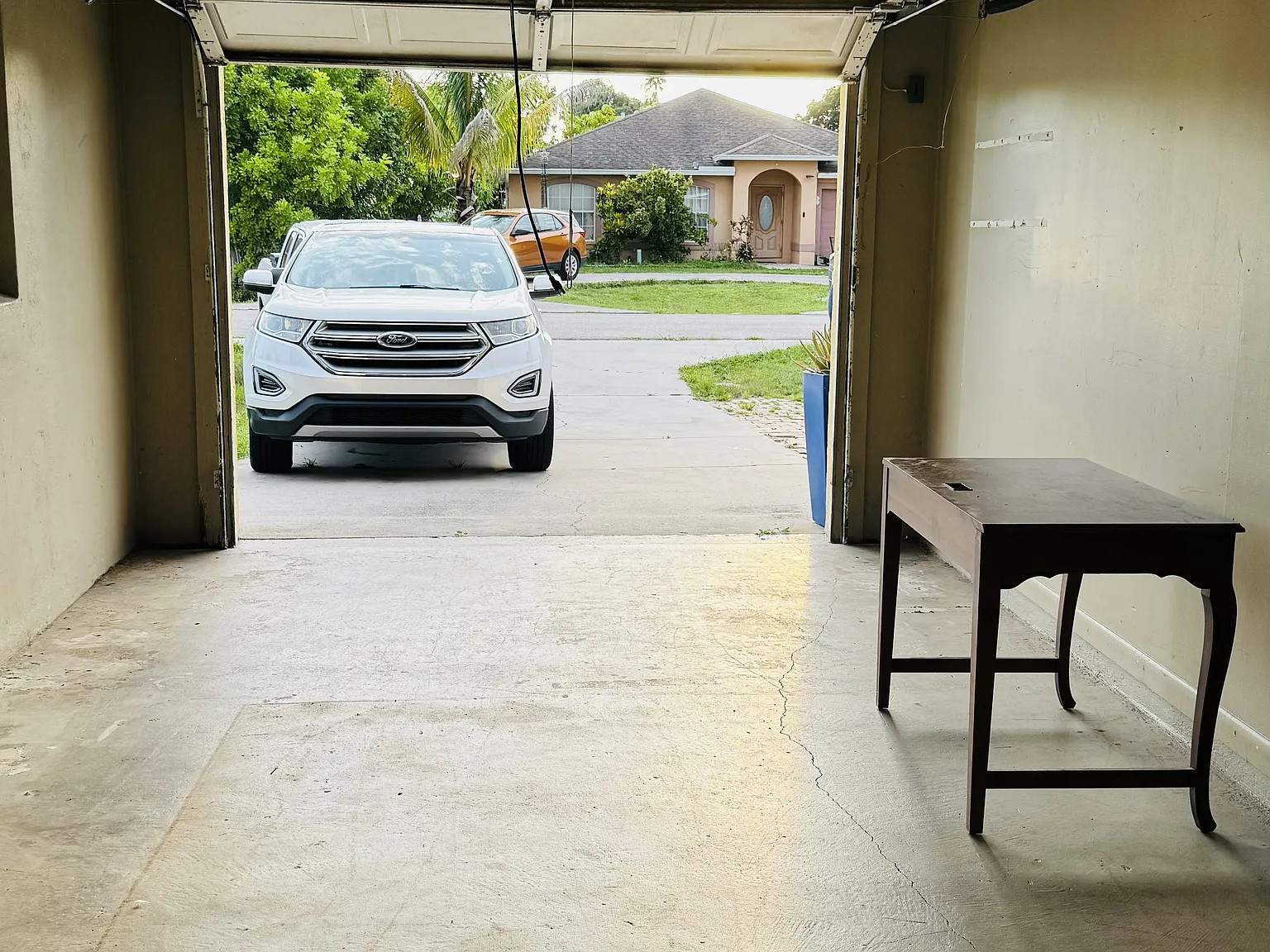 4 bed, $2,800 — Photo 1