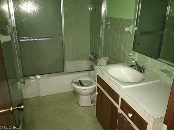 5th image of 61 Ferncliff Ave