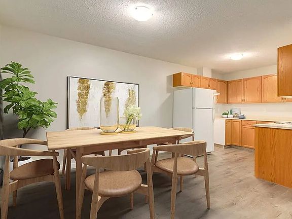3rd image of 5320 47th Ave #202