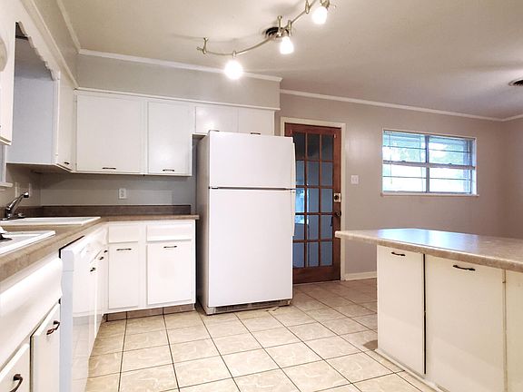 4th image of 6249 Tennyson Dr