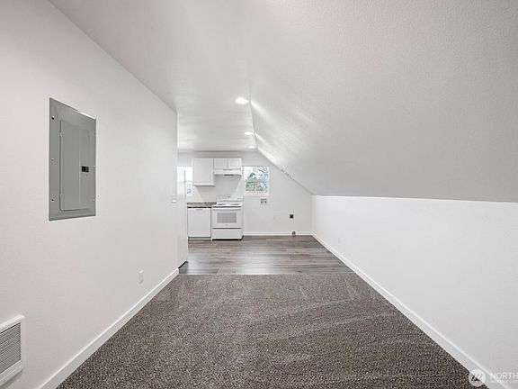 3rd image of 285 20th Ave APT 2