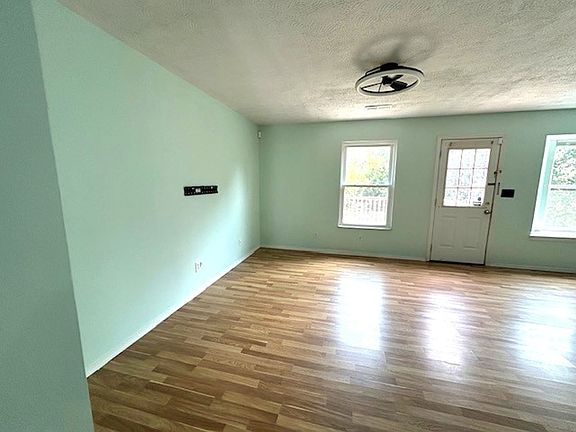 3rd image of 1019 Brittany Park Dr
