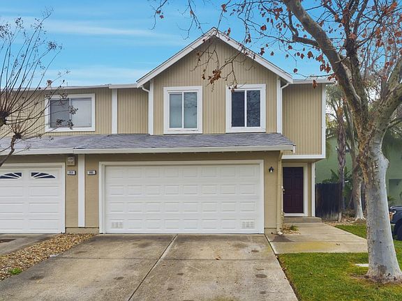 2nd image of 161 Edgewater Pl