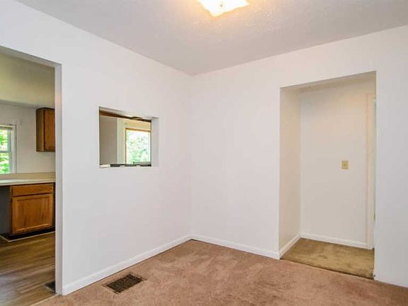 4th image of 1569 Franklin St