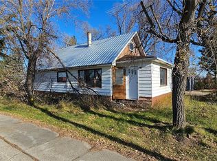 102 3rd Ave E, Kelvington, SK S0A1W0