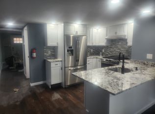 2728 Lakeside Dr, Williamstown, NJ 08094